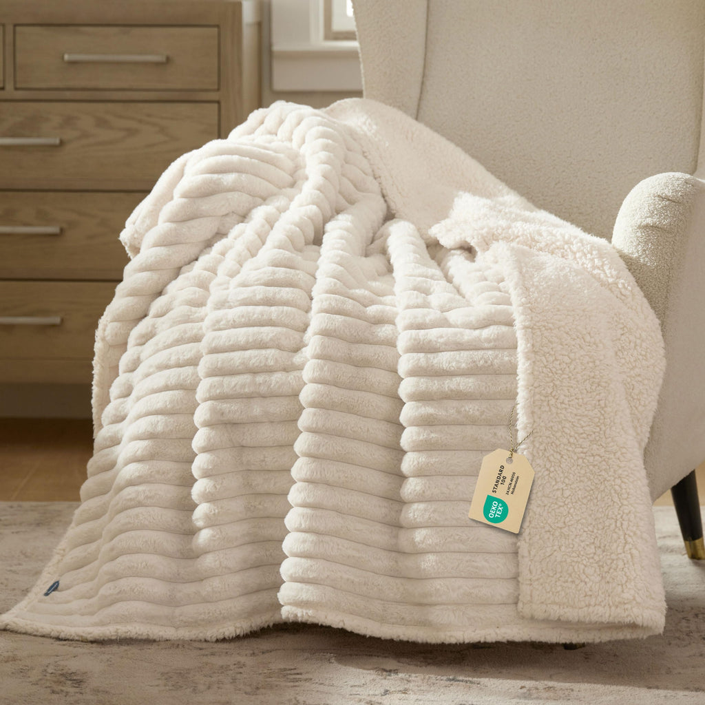 Waterproof Fleece Pet Blanket for Dogs and Cats