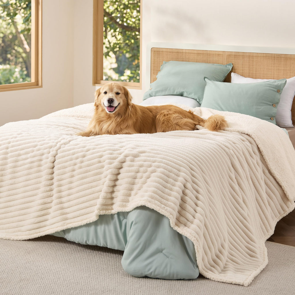 Waterproof Fleece Pet Blanket for Dogs and Cats