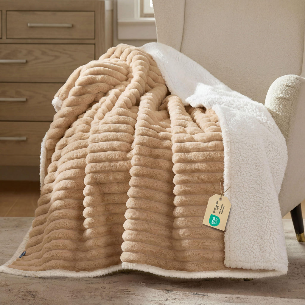 Waterproof Fleece Pet Blanket for Dogs and Cats