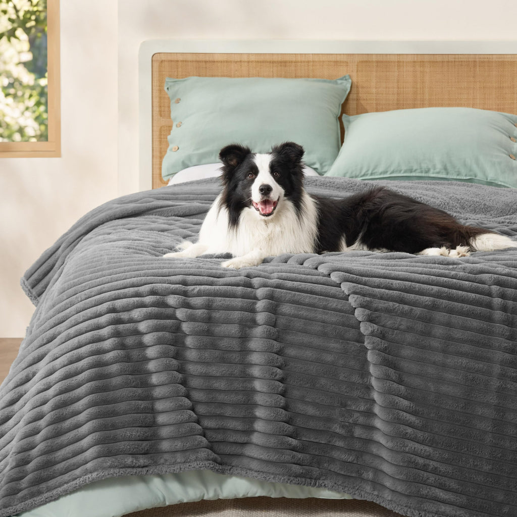 Waterproof Fleece Pet Blanket for Dogs and Cats