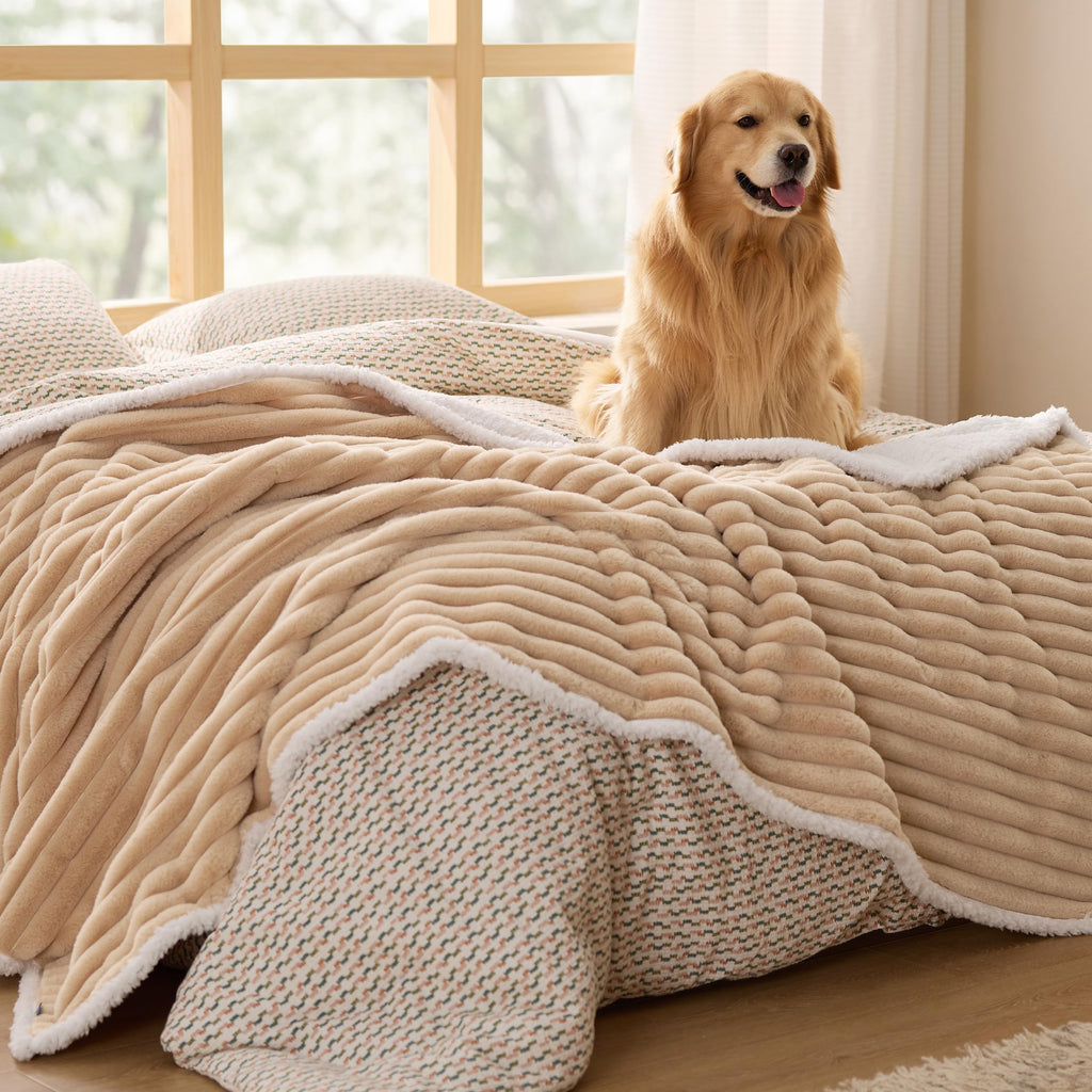 Waterproof Fleece Pet Blanket for Dogs and Cats